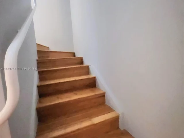 619 Meridian Ave # 4, Miami Beach FL 33139