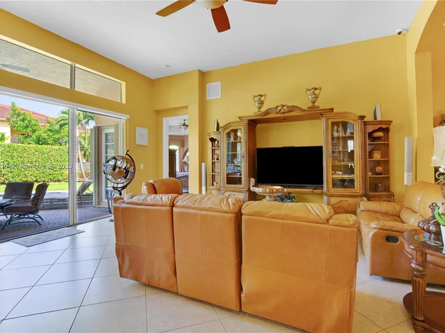 5431 SW 184th Way, Miramar FL 33029