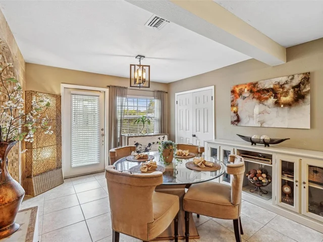 223 S Swinton Ave, Delray Beach FL 33444