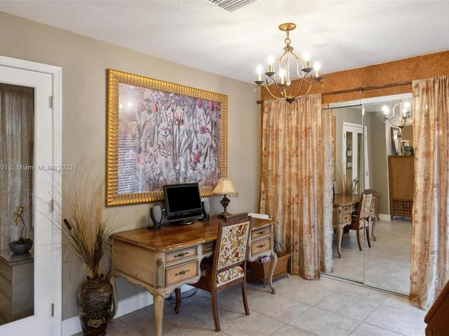 223 S Swinton Ave, Delray Beach FL 33444