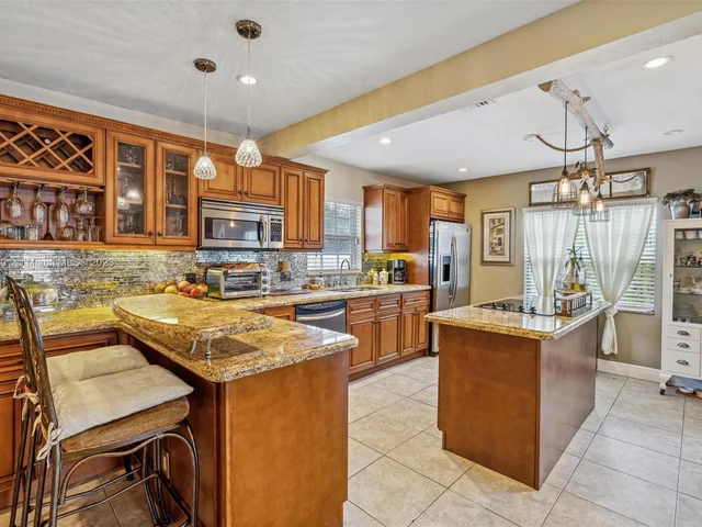 223 S Swinton Ave, Delray Beach FL 33444