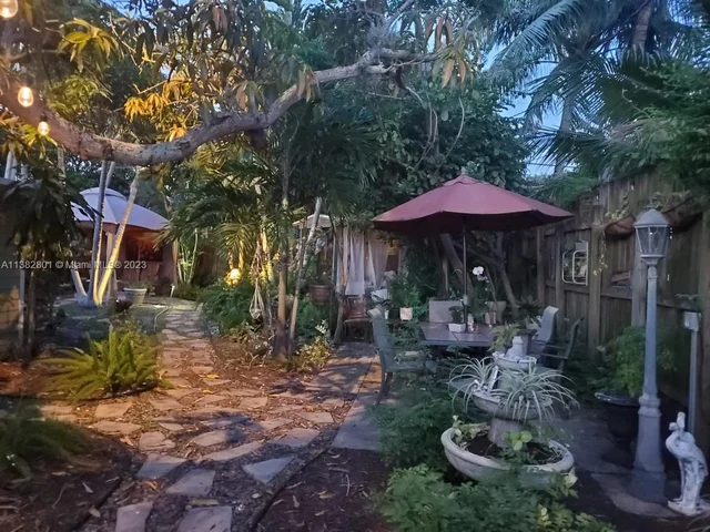 223 S Swinton Ave, Delray Beach FL 33444