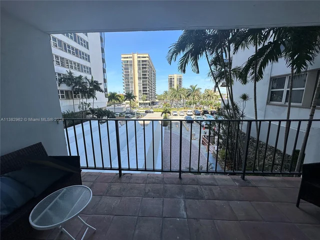 2030 S Ocean Dr # 201, Hallandale Beach FL 33009