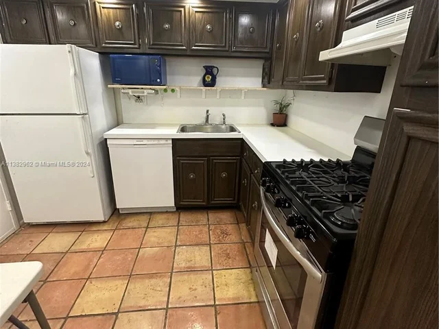 2030 S Ocean Dr # 201, Hallandale Beach FL 33009