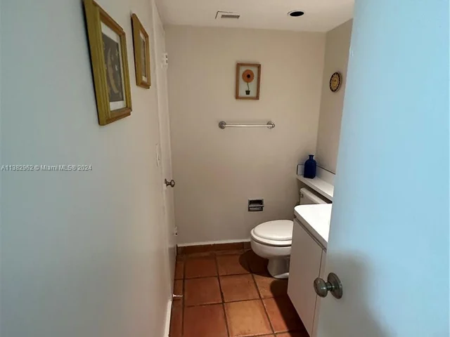 2030 S Ocean Dr # 201, Hallandale Beach FL 33009