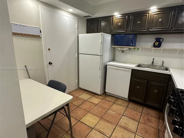 2030 S Ocean Dr # 201, Hallandale Beach FL 33009