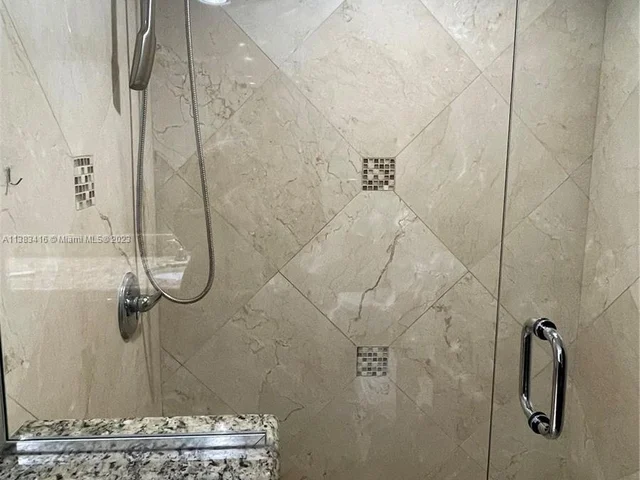 1000 Parkview Dr # 920, Hallandale Beach FL 33009