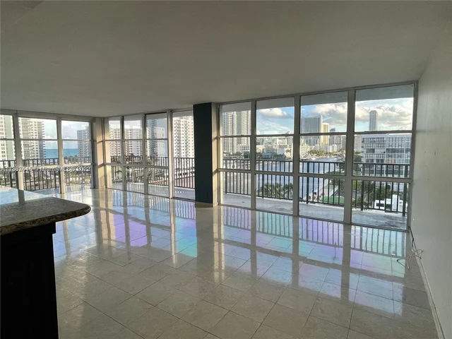 1000 Parkview Dr # 920, Hallandale Beach FL 33009