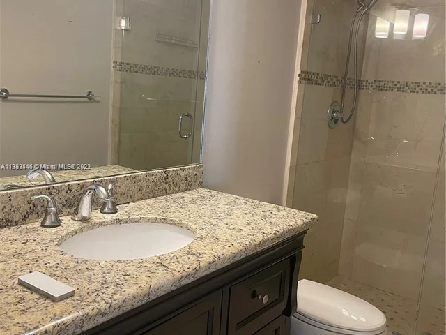 1000 Parkview Dr # 920, Hallandale Beach FL 33009