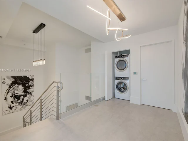 330 Sunny Isles Blvd # 502, Sunny Isles Beach FL 33160