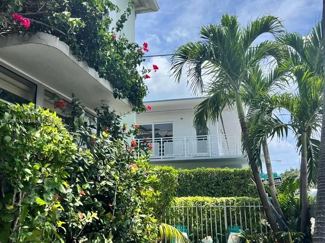 935 10th St # 1, Miami Beach FL 33139