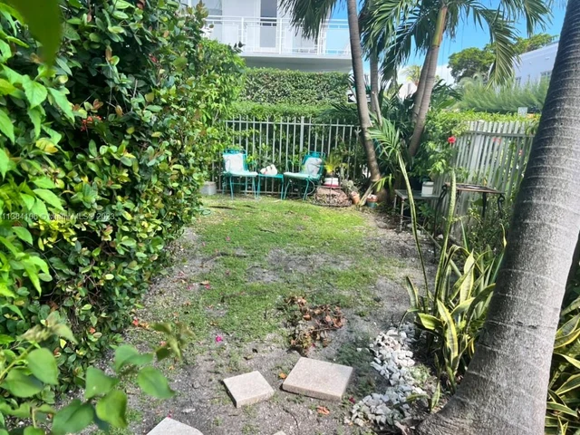 935 10th St # 1, Miami Beach FL 33139