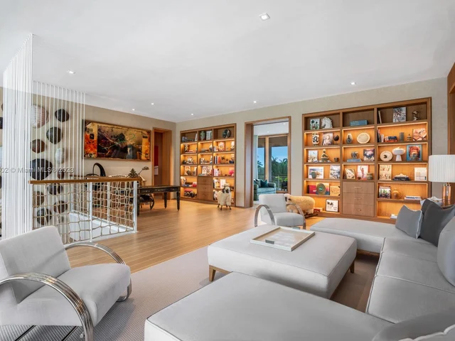 1510 W 25th St, Miami Beach FL 33140