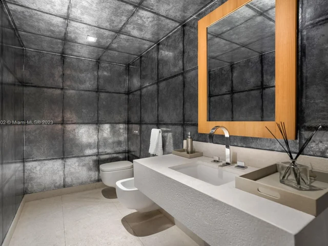 1510 W 25th St, Miami Beach FL 33140