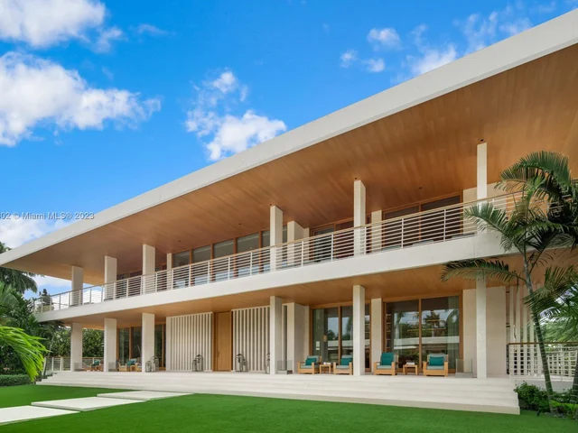 1510 W 25th St, Miami Beach FL 33140