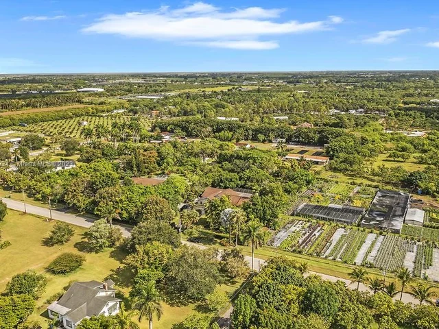 19505 SW 264th St, Homestead FL 33031