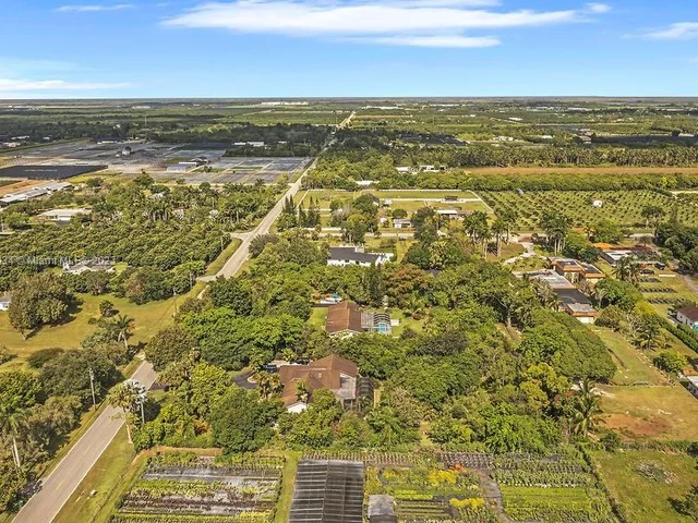 19505 SW 264th St, Homestead FL 33031