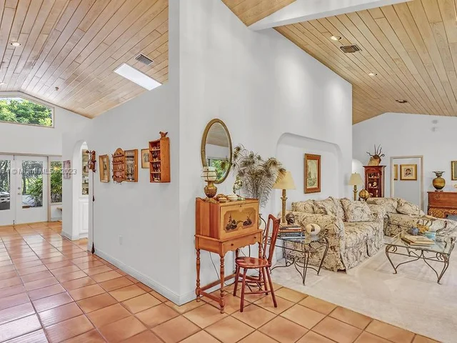 19505 SW 264th St, Homestead FL 33031