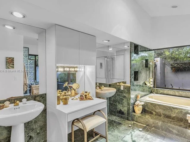 19505 SW 264th St, Homestead FL 33031