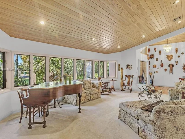 19505 SW 264th St, Homestead FL 33031