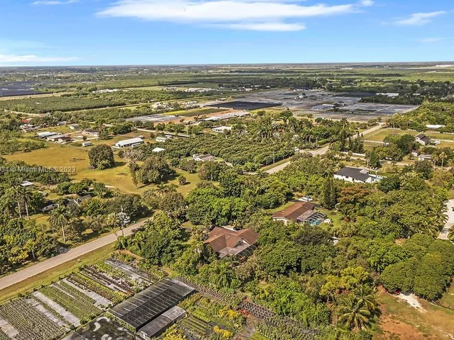 19505 SW 264th St, Homestead FL 33031