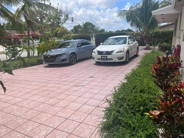 15745 SW 303rd Ter, Homestead FL 33033