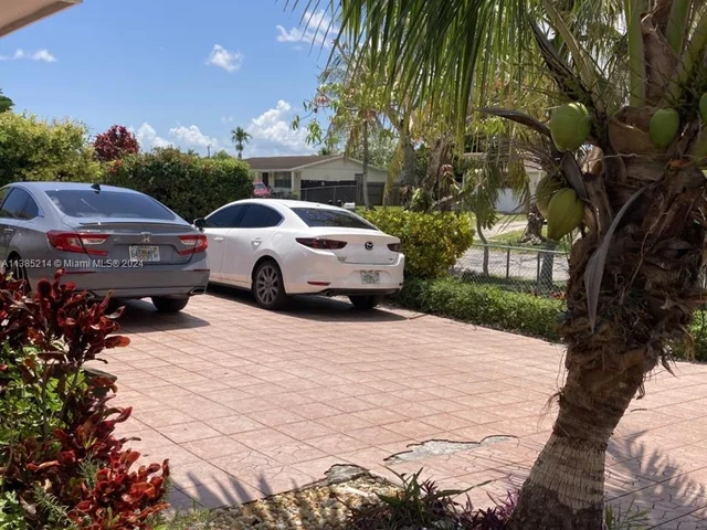 15745 SW 303rd Ter, Homestead FL 33033
