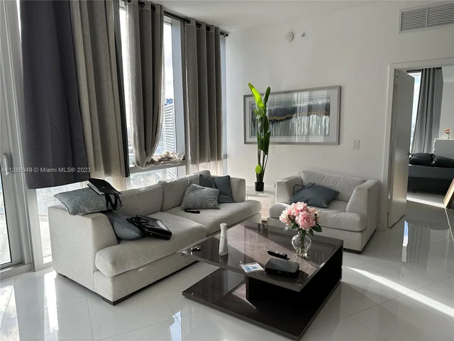 851 NE 1st Ave # 1802, Miami FL 33132