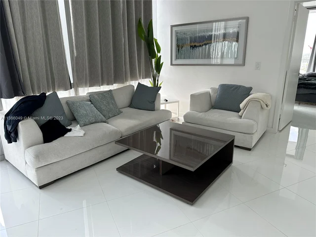 851 NE 1st Ave # 1802, Miami FL 33132