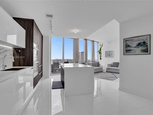 851 NE 1st Ave # 1802, Miami FL 33132