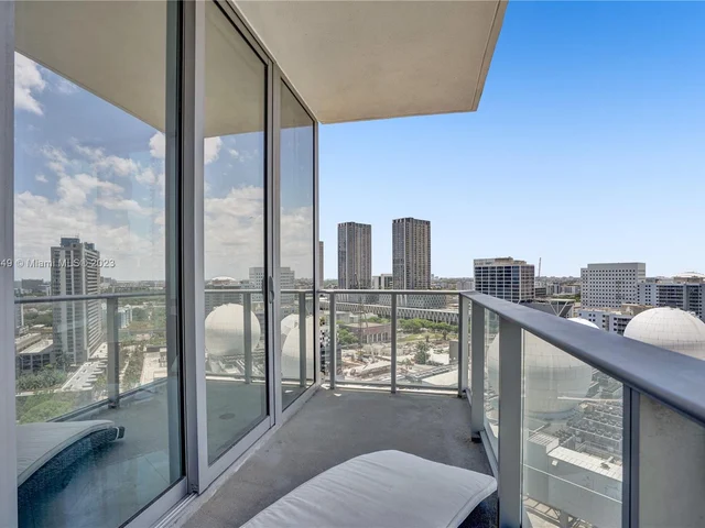 851 NE 1st Ave # 1802, Miami FL 33132