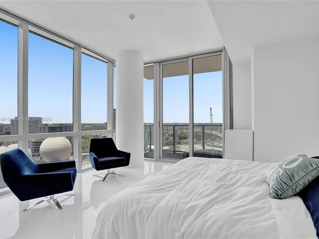 851 NE 1st Ave # 1802, Miami FL 33132