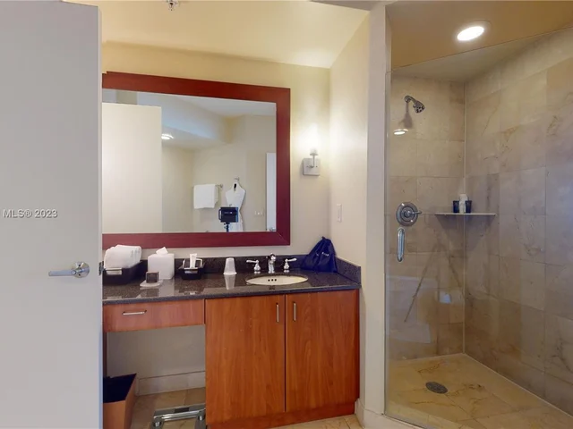 18001 Collins Ave # 2415, Sunny Isles Beach FL 33160