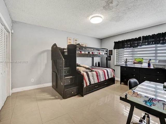 1750 71st St, Miami Beach FL 33141