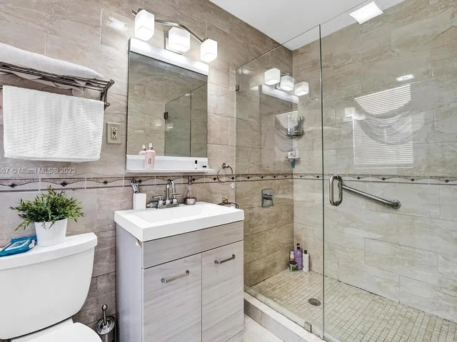 1750 71st St, Miami Beach FL 33141