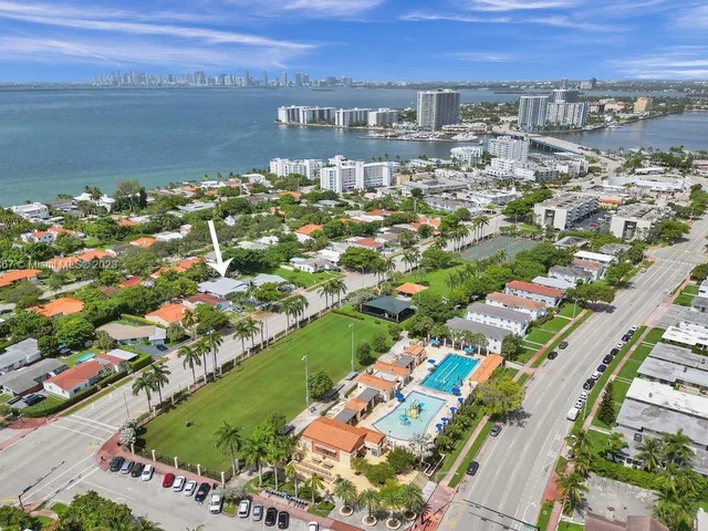 1750 71st St, Miami Beach FL 33141