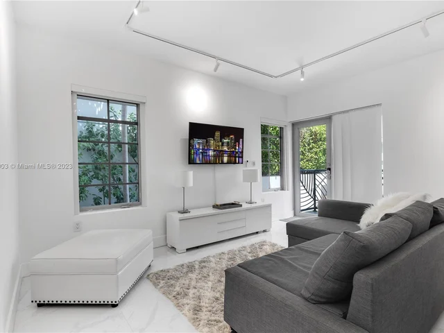 435 21st St # 107, Miami Beach FL 33139