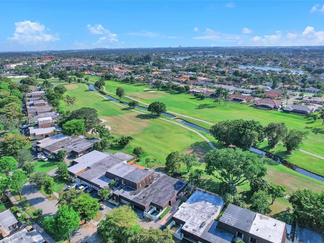 19204 W Lake Dr, Hialeah FL 33015