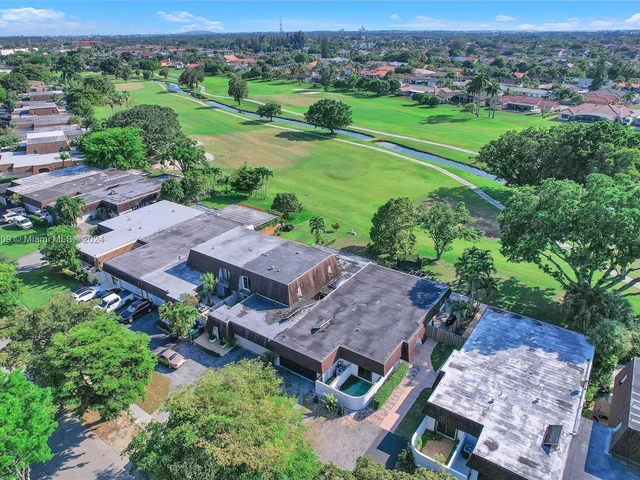 19204 W Lake Dr, Hialeah FL 33015