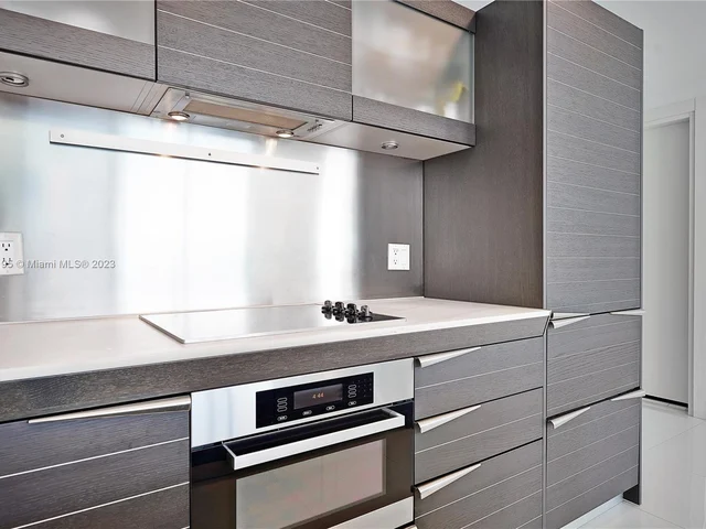 200 Biscayne Boulevard Way # 4414, Miami FL 33131