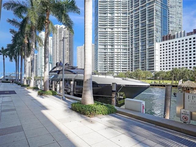 200 Biscayne Boulevard Way # 4414, Miami FL 33131