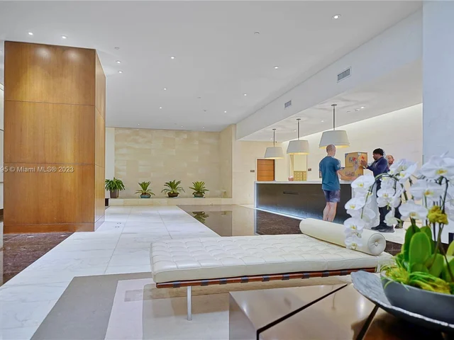 200 Biscayne Boulevard Way # 4414, Miami FL 33131