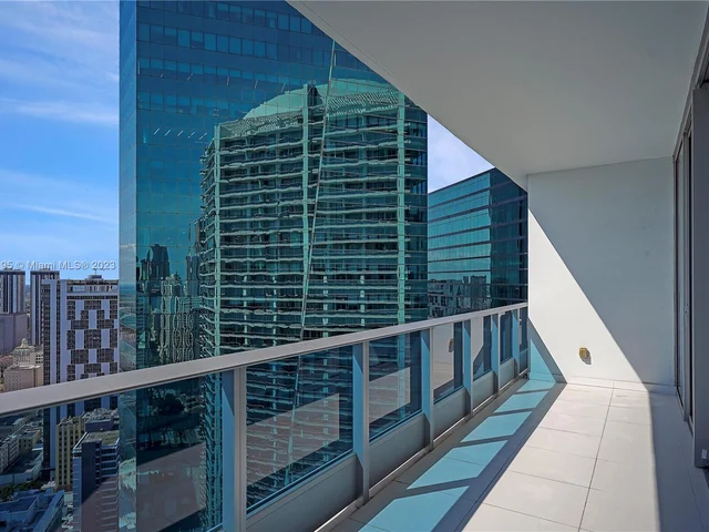 200 Biscayne Boulevard Way # 4414, Miami FL 33131