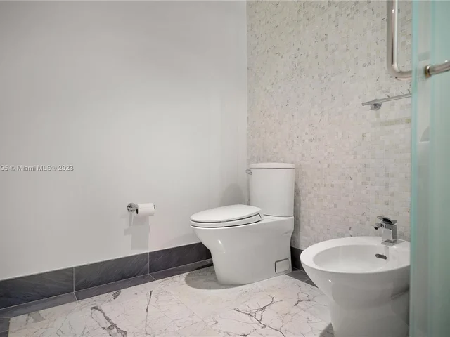 200 Biscayne Boulevard Way # 4414, Miami FL 33131