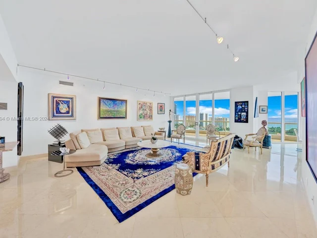 21200 Point Pl # 1901, Aventura FL 33180