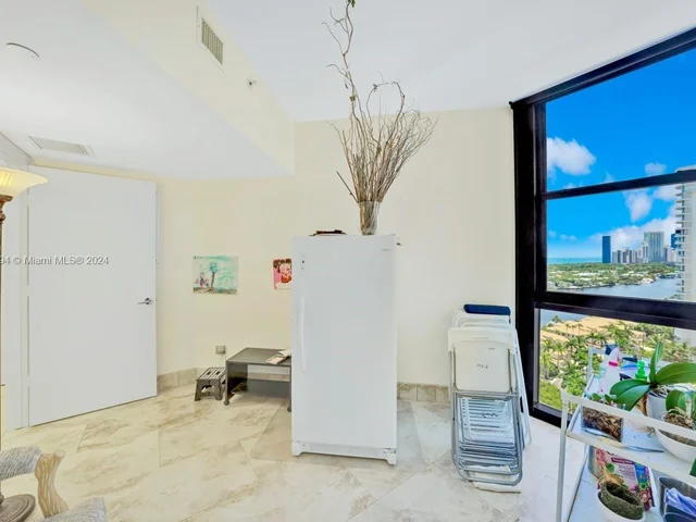 21200 Point Pl # 1901, Aventura FL 33180