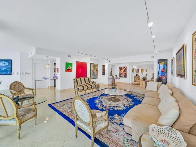 21200 Point Pl # 1901, Aventura FL 33180