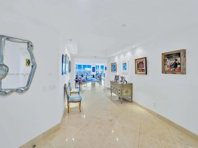 21200 Point Pl # 1901, Aventura FL 33180