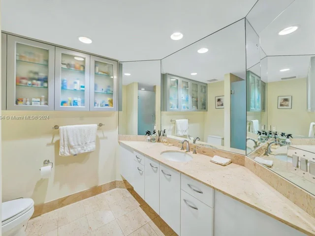 21200 Point Pl # 1901, Aventura FL 33180