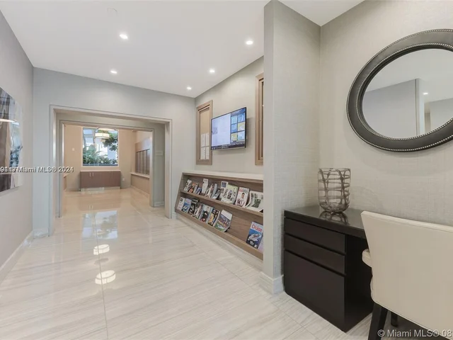 21200 Point Pl # 1901, Aventura FL 33180